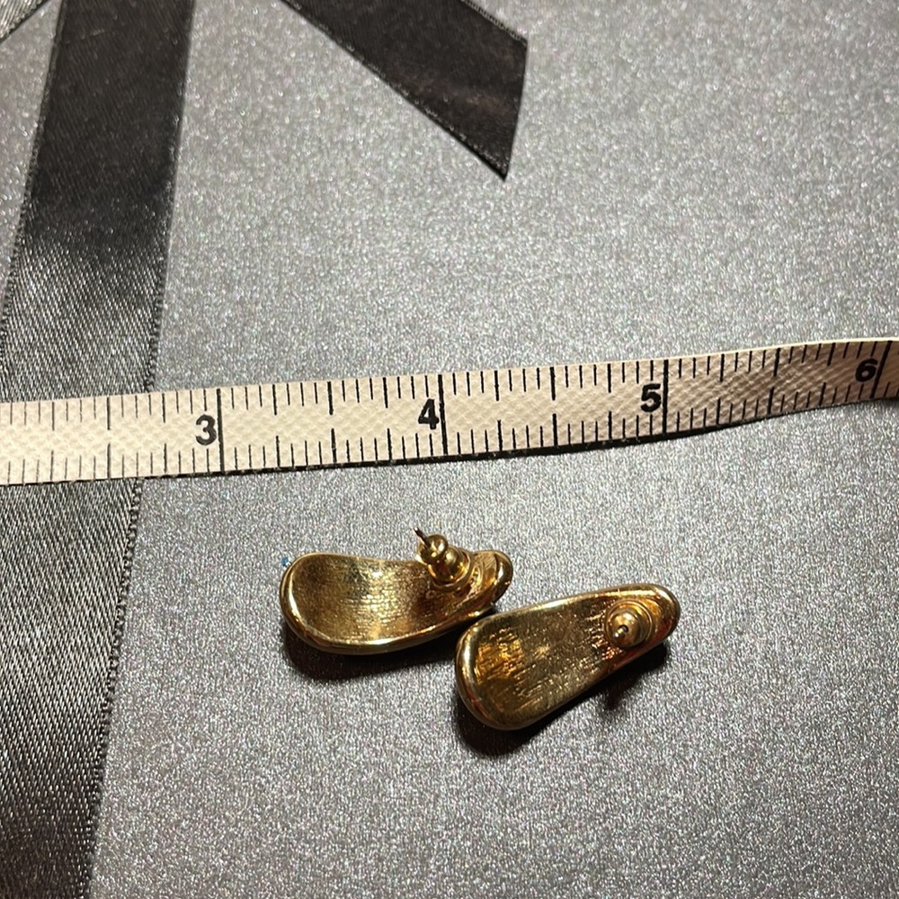 7 for $20 Vintage Pierced Earrings - Picture 5 of 6